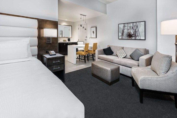 Room 12 of 30