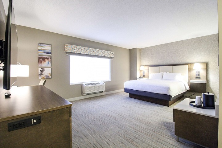 Room 52 of 90