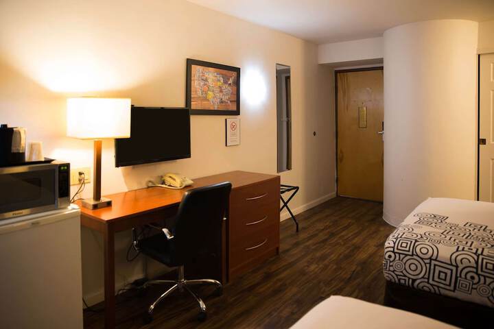 Room 10 of 17