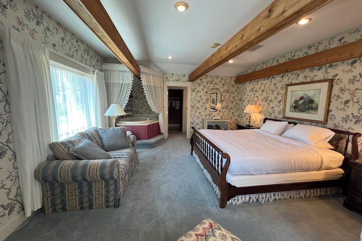 Strawtown Inn & Events