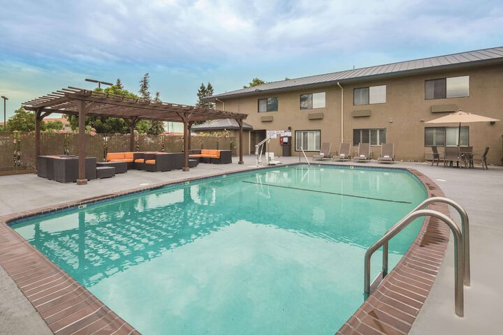 Pool 4 of 43