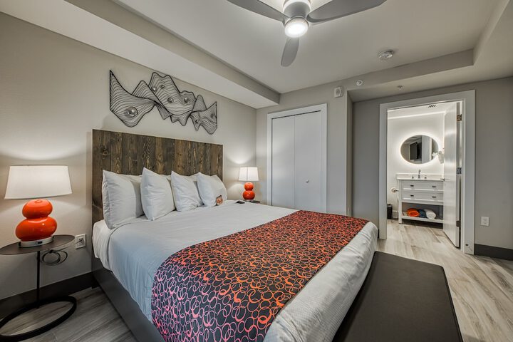 Room 33 of 78