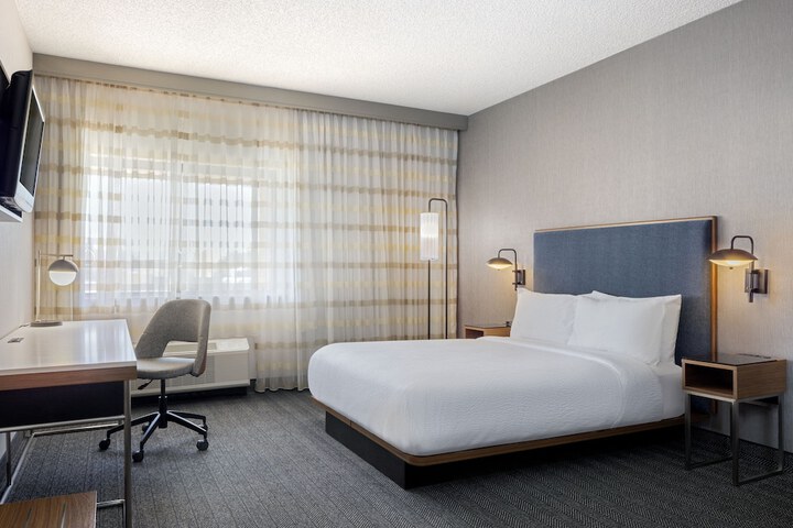 Room 44 of 65