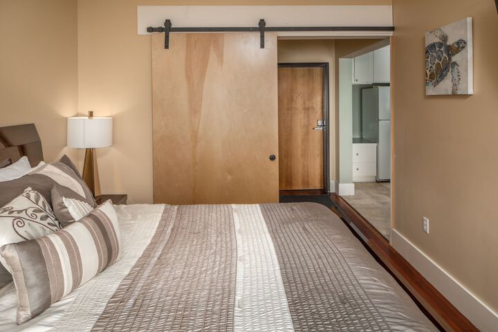 Room 14 of 32
