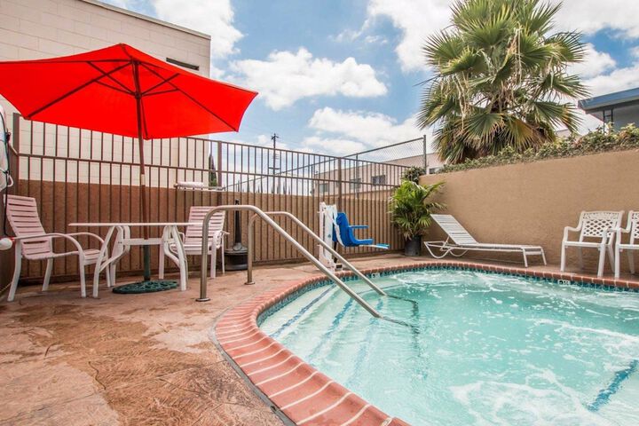 Pool 5 of 32