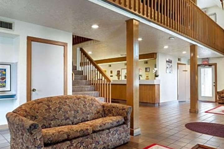 Jasper Inn & Suites