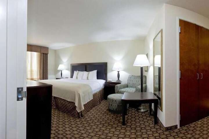 Holiday Inn Quincy East by IHG