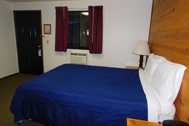 Room 13 of 33
