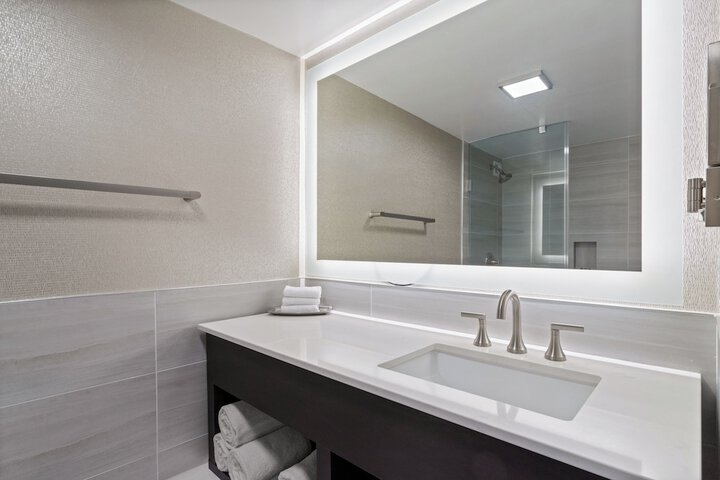 Crowne Plaza Executive Center Baton Rouge by IHG