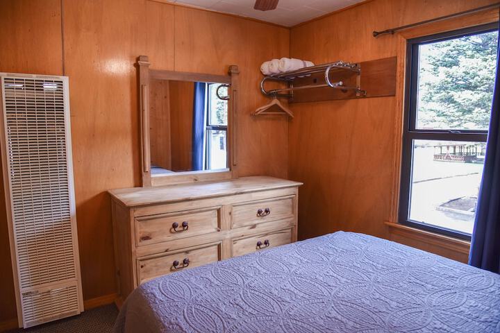 Room 44 of 157