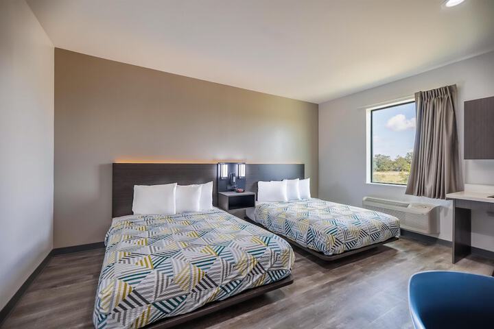 Studio 6 – Giddings Tx