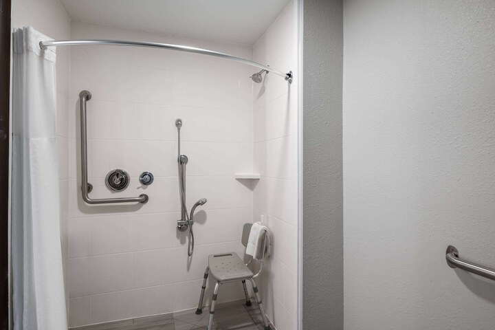 Room 30 of 50