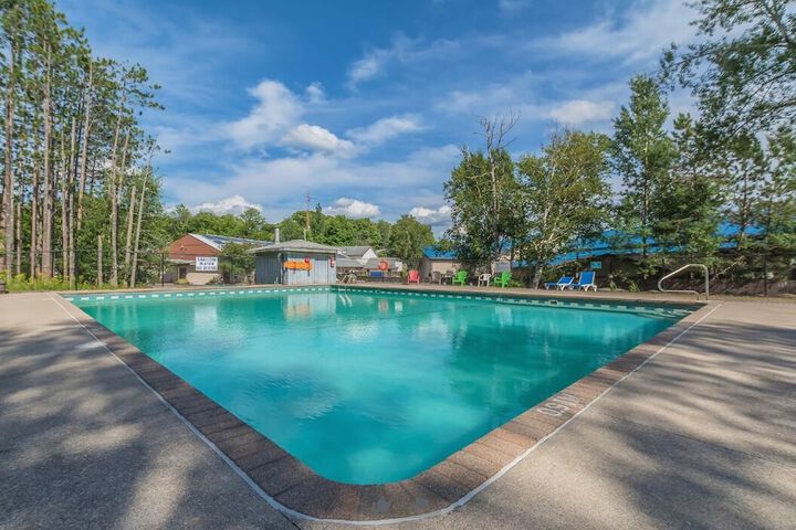 Pool 14 of 125