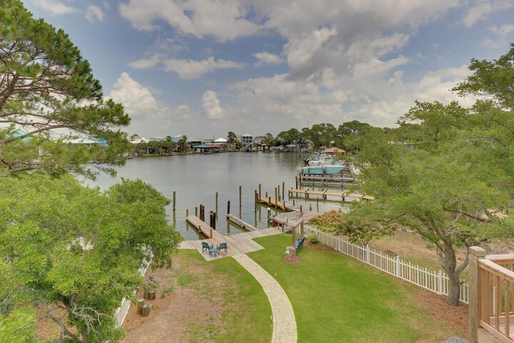 Luxe Family Condo w / Gulf View in Dauphin Island!