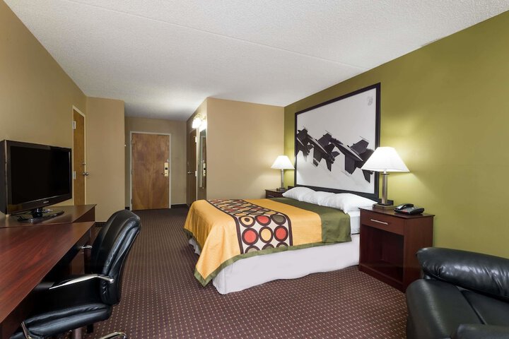 Room 14 of 21