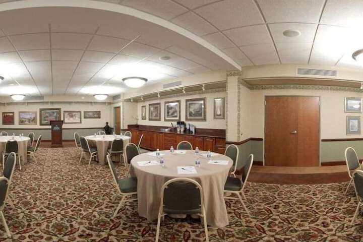 Ballroom/Hall 34 of 36