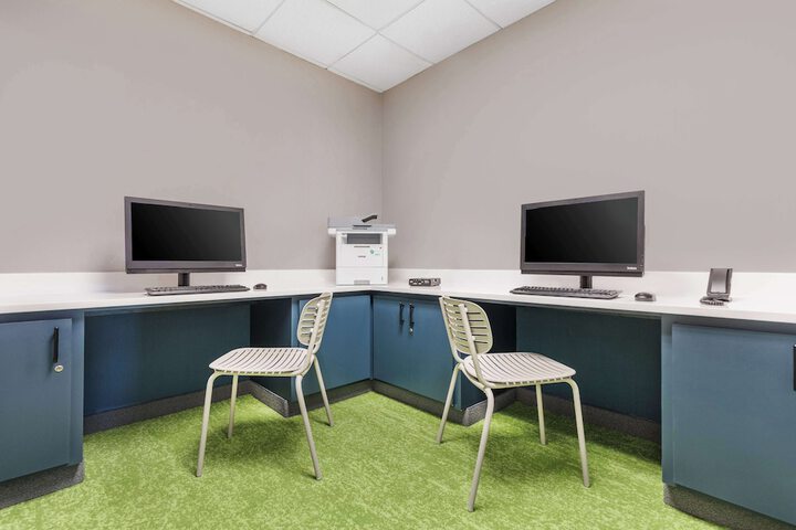 Business Center 41 of 41
