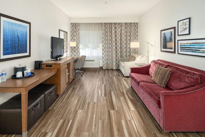 Hampton Inn & Suites Seattle-North / Lynnwood