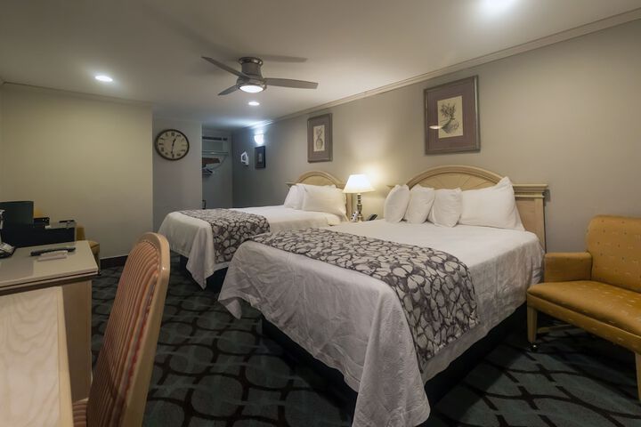 Room 6 of 17