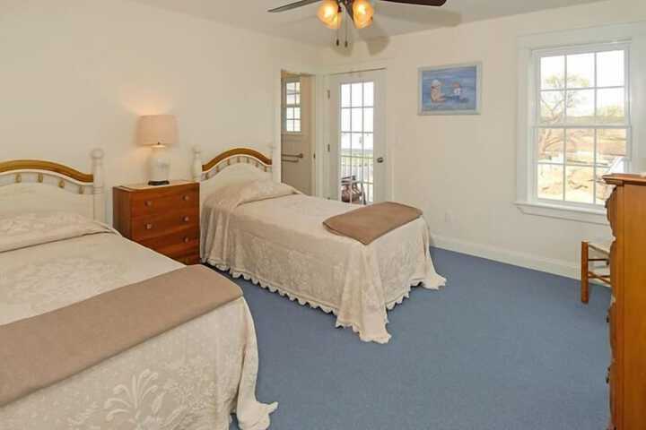 Room 49 of 62
