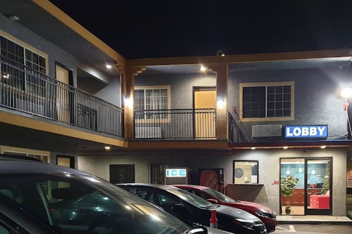 Hotel 5 of 27