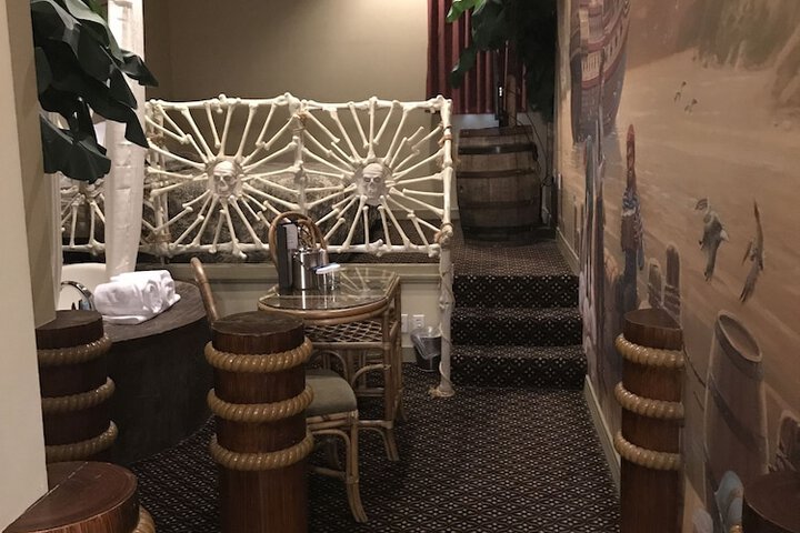 Room 31 of 151