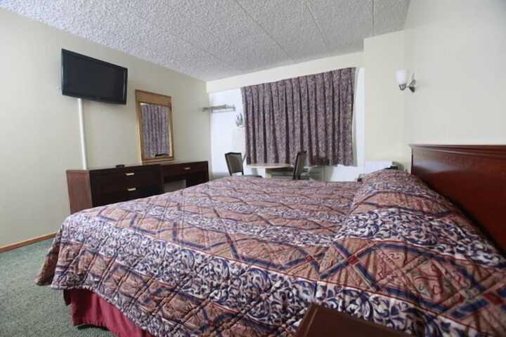 Room 2 of 26