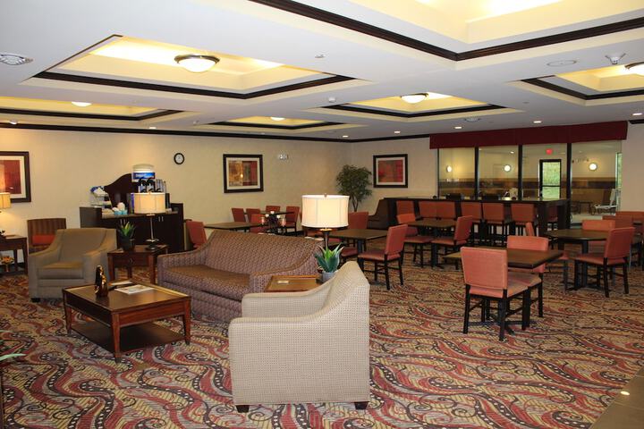 Holiday Inn Express & Suites Wheeling by IHG