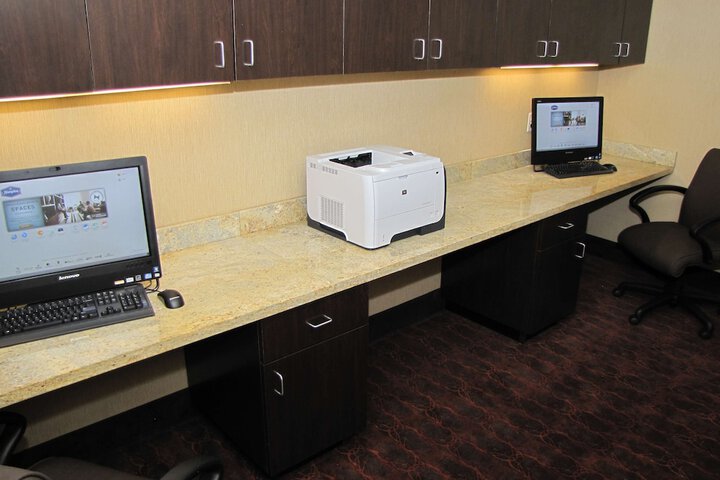Hampton Inn & Suites Jamestown ND