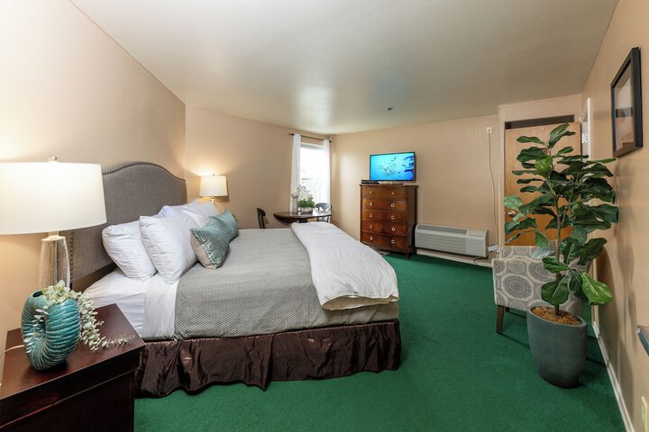 Room 109 of 176