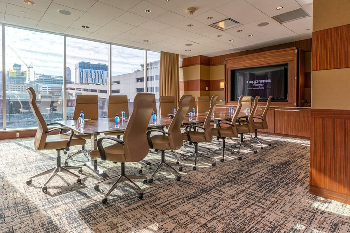 Business Center 24 of 25