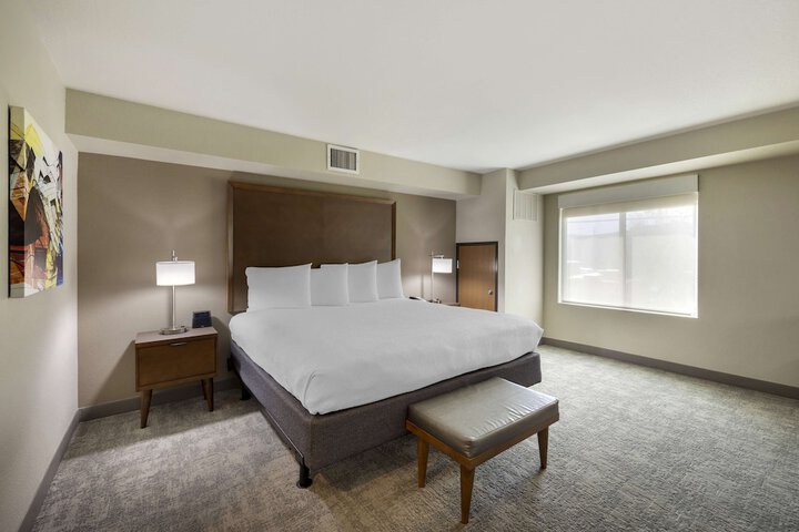 Best Western Plus Henderson Hotel