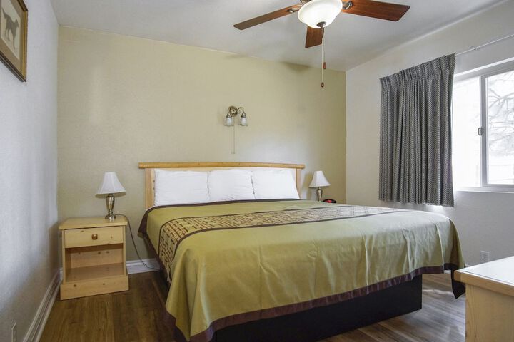 Green Gables Motel & Suites