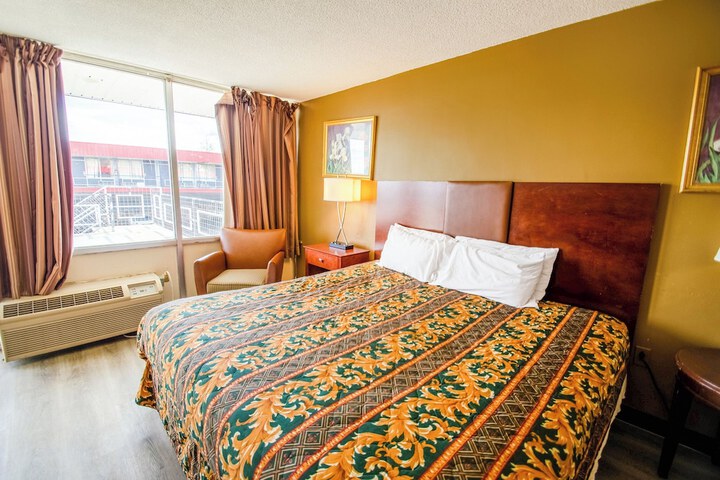 Room 32 of 57