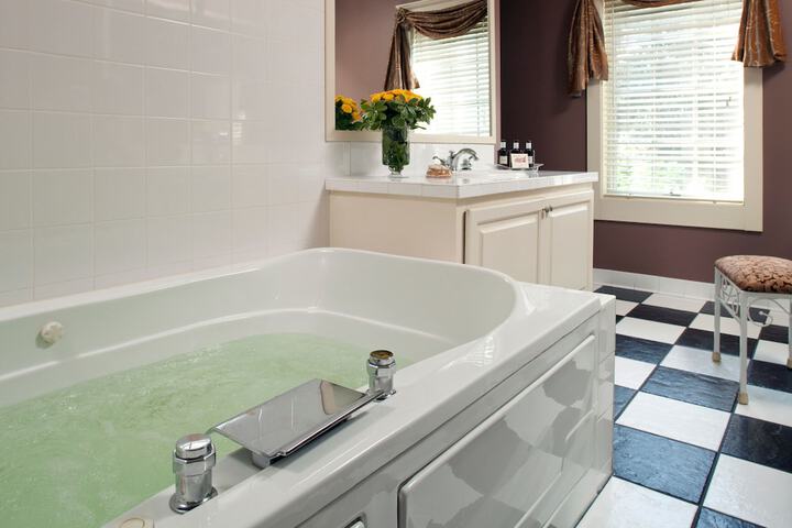 Hot Tub 39 of 44
