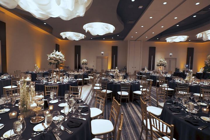 Ballroom/Hall 78 of 80