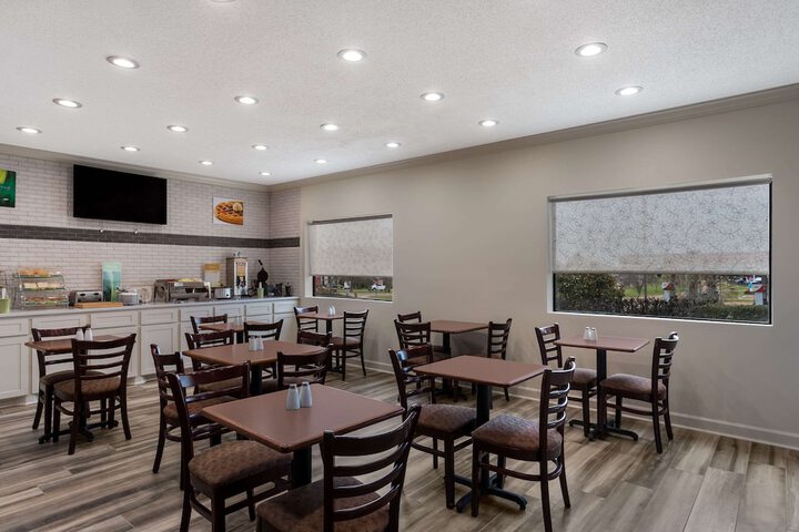 Quality Inn & Suites Pearl - Jackson