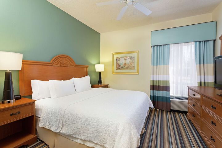Room 16 of 32