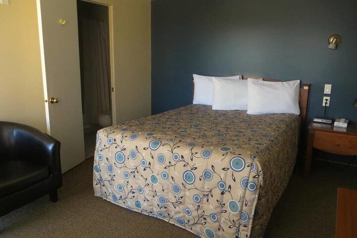 Room 16 of 32