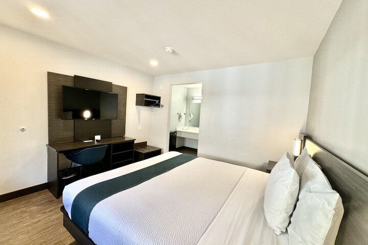Motel 6 Bellflower CA - Los Angeles