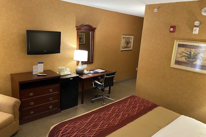 Room 27 of 68