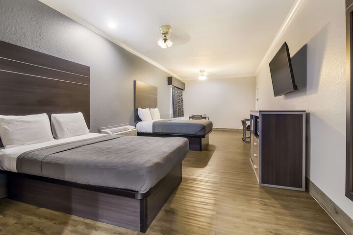Room 28 of 35