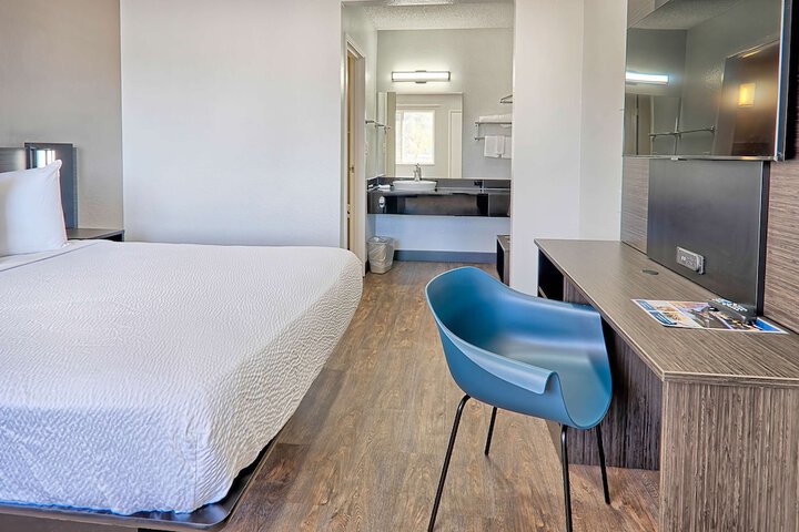 Motel 6 Lancaster CA