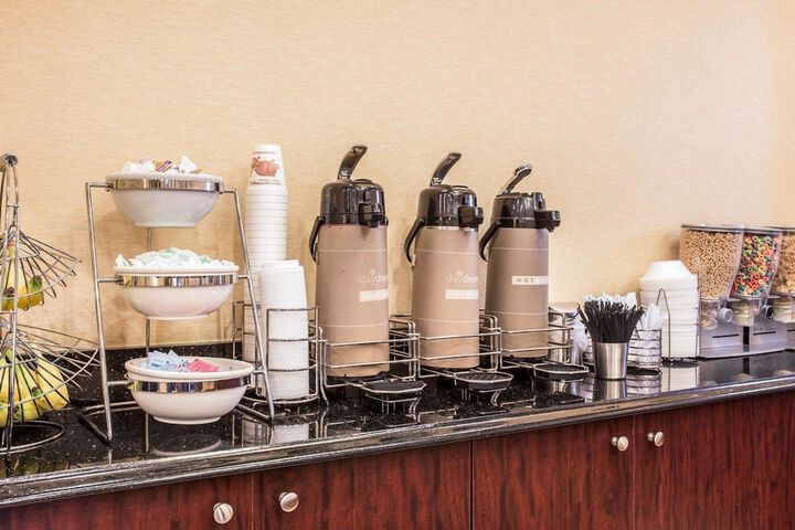 Breakfast/Coffee Service 25 of 30