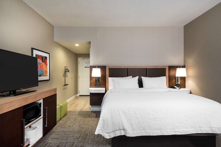 Room 22 of 37