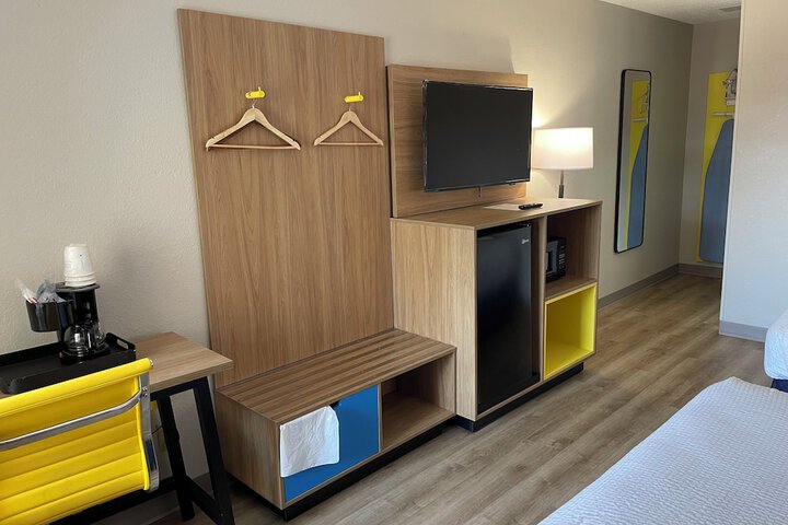 Room 25 of 54