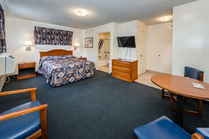 Room 16 of 38