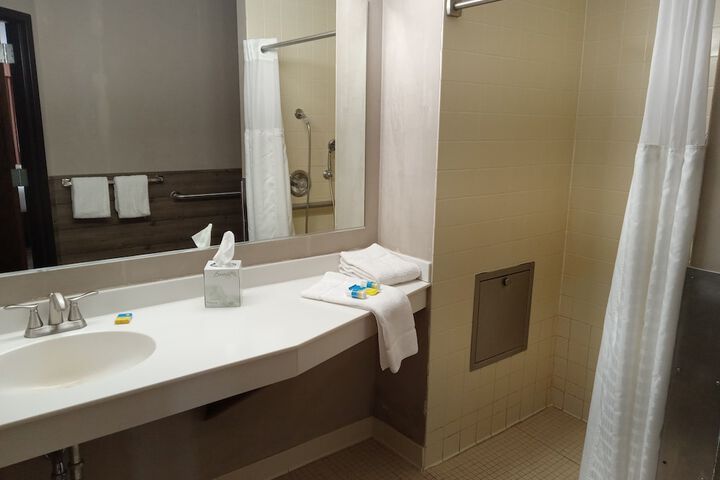 Room 5 of 13