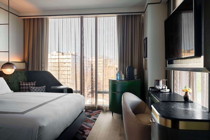 Room 27 of 115