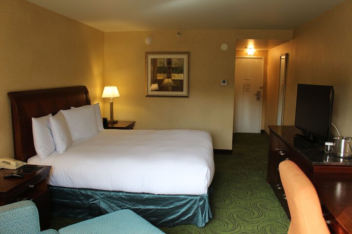 Room 32 of 39